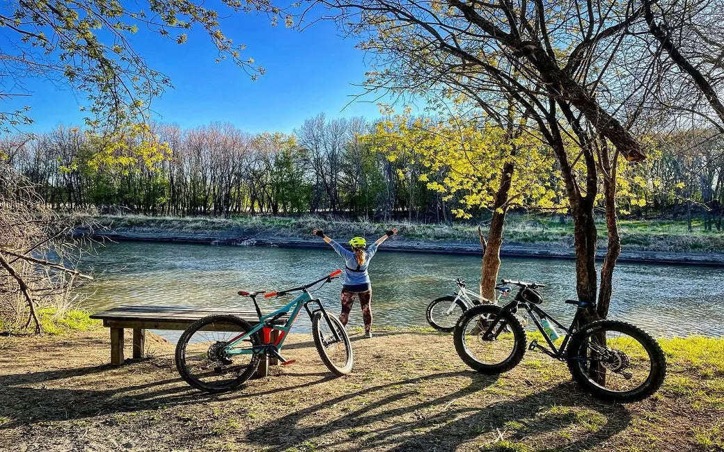 What's the Easiest Way to Charge an E-bike Battery from the Sun? HOVSCO