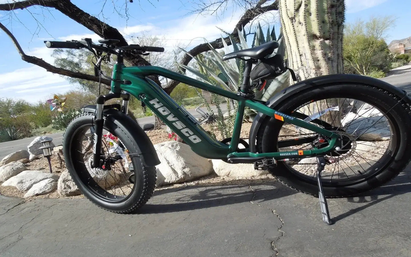 What Factors Define A Suitable Two-Seater E-Bike For Urban Commuting?