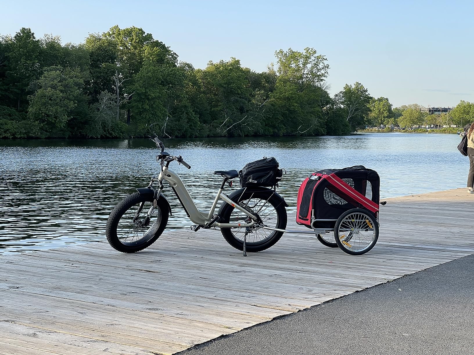 Why eBikes vs. Cars: How Hovsco Is Revolutionizing Urban Commutes with Savings, Speed, and Sustainability