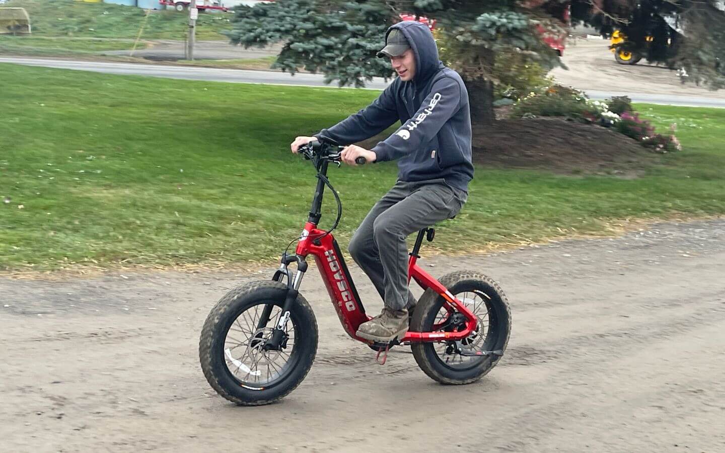 man-rides-hovbeta-fat-bike